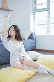 小小奶瓶
